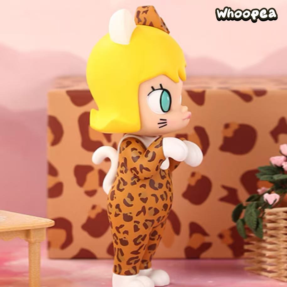 MOLLY x HELL0 KITTY (Exclusive Collector's Edition) (PRE-ORDER)