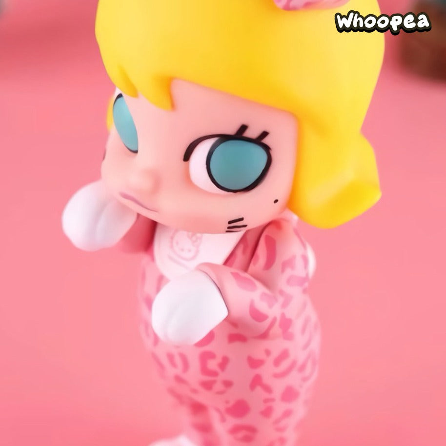 MOLLY x HELL0 KITTY (Exclusive Collector's Edition) (PRE-ORDER)