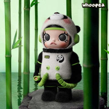MEGA SPACE MOLLY 400% PANDA PVC Figure