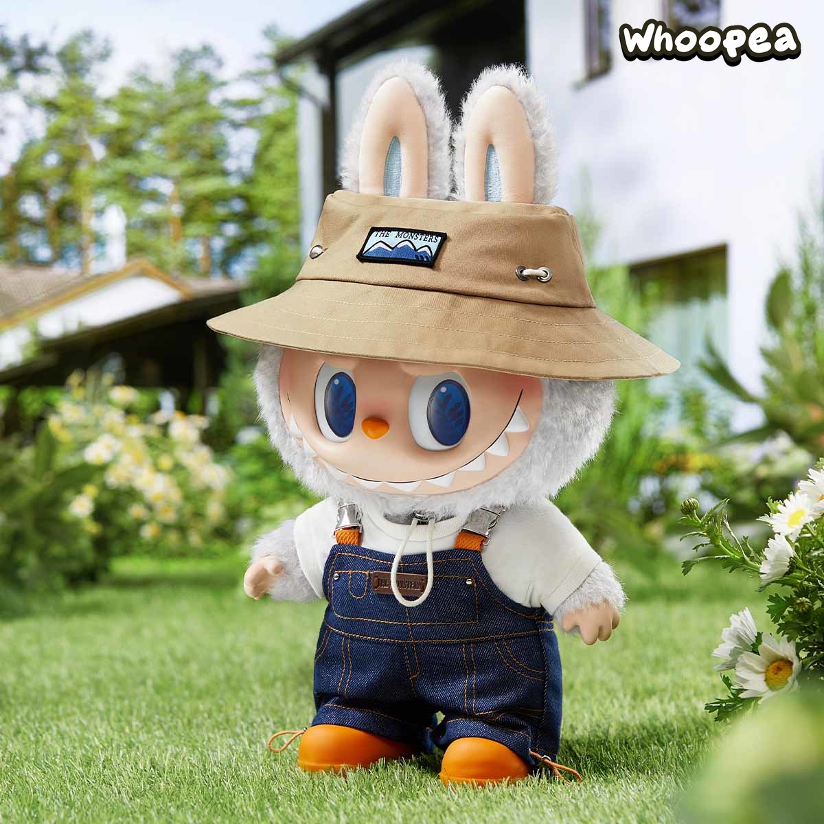 THE MONSTERS Fall In Wild Series Pendant & Vinyl Plush Doll